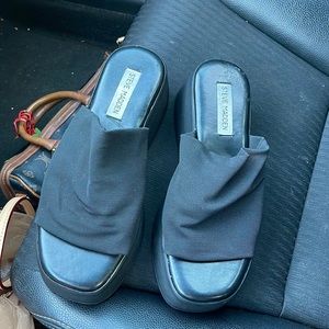 Steve Madden Slinky Platform (black)